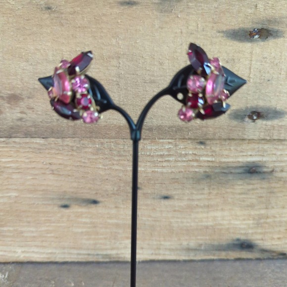 Vintage Red and Pink Prong-Set Rhinestone Clip-on Earrings - Picture 2 of 6